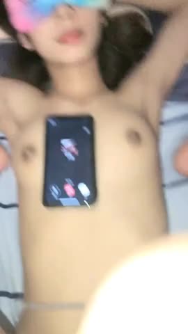 一边和男朋友操逼,一边和备胎打电话,听着这对话太虐了,唉 new<script src=